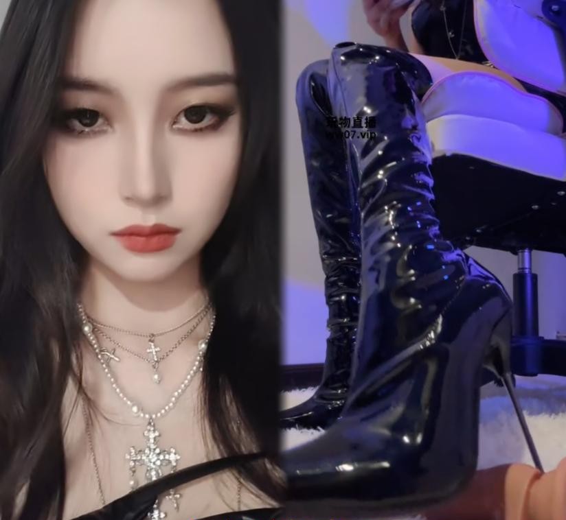 重庆佳禾小妈 – 女王装羞辱