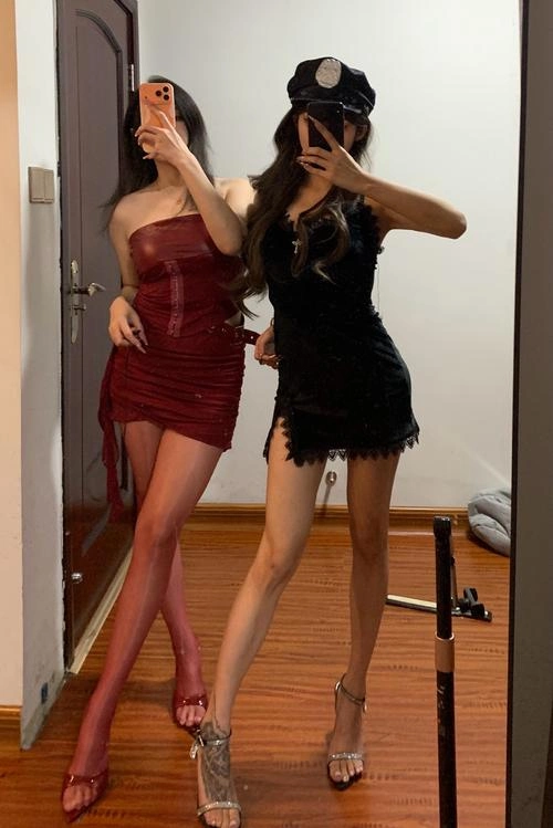 不知名美女 – 红丝vs裸足油足榨